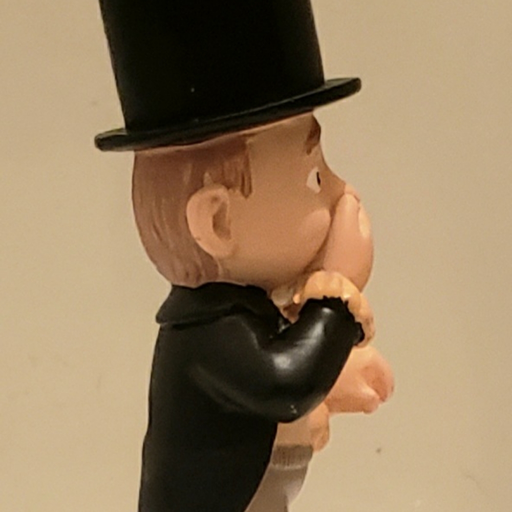 Adorable Bathroom Butler Holding Nose Figurine - Picture 3 of 5